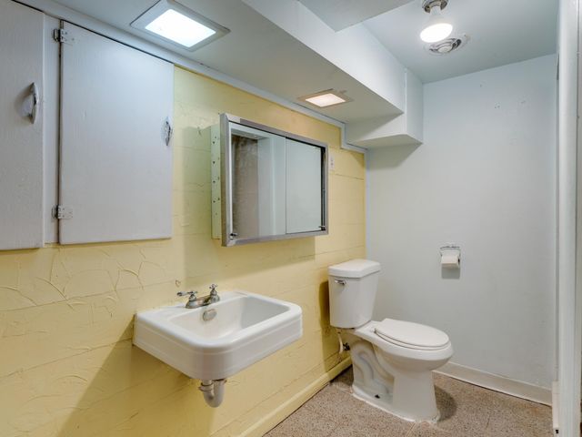 324 4th St, Cheney, WA 99004