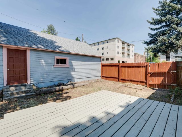 324 4th St, Cheney, WA 99004
