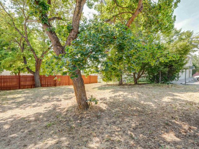 324 4th St, Cheney, WA 99004