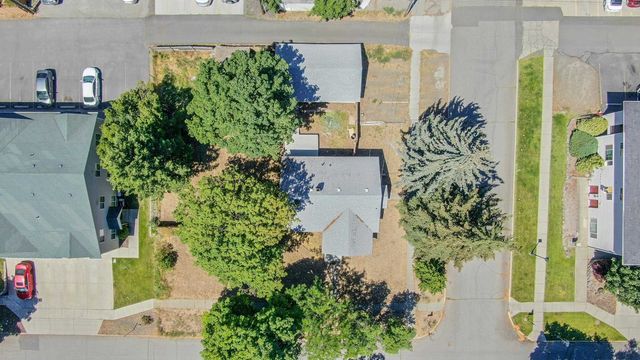 324 4th St, Cheney, WA 99004