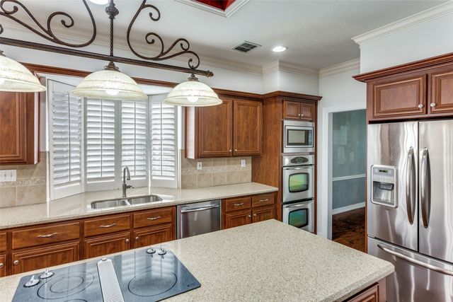 6740 E Park Drive, Fort Worth, TX 76132