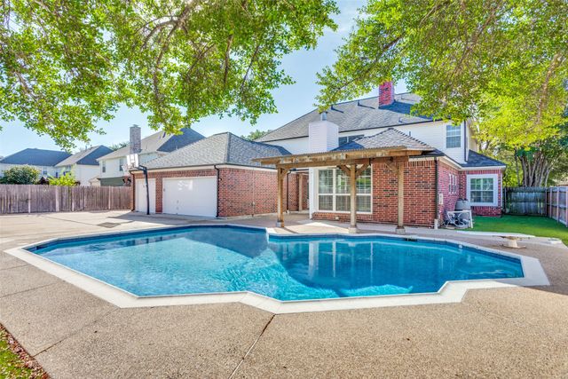 6740 E Park Drive, Fort Worth, TX 76132