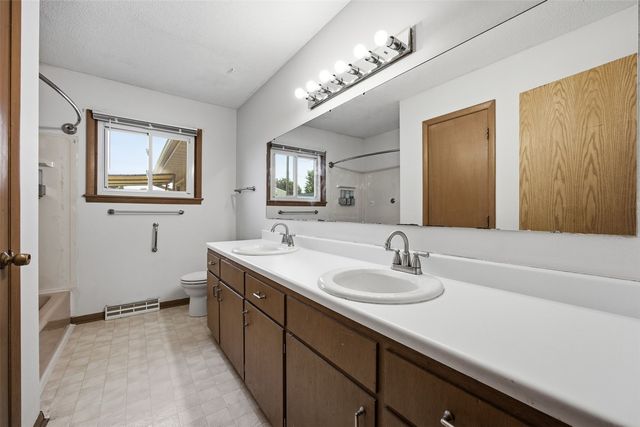 1870 26th Street, Marion, IA 52302