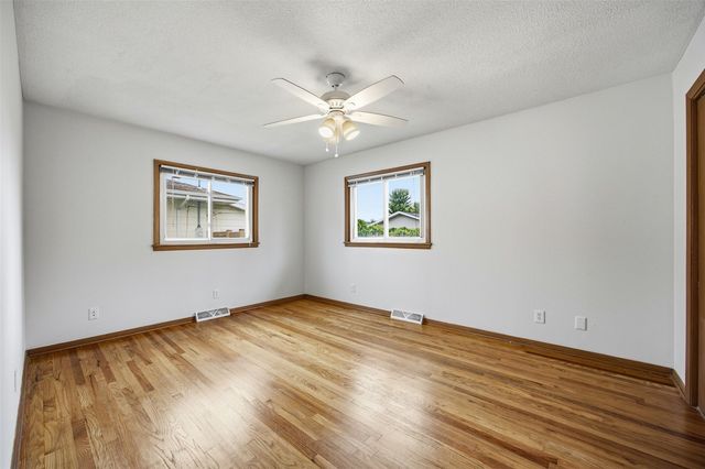1870 26th Street, Marion, IA 52302