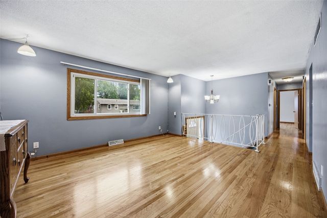 1870 26th Street, Marion, IA 52302
