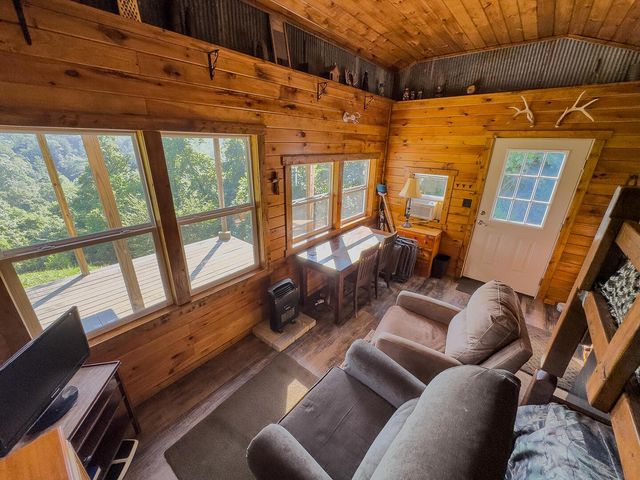 12141 Burton Hill Road, Glouster, OH 45732