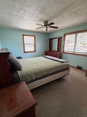 129 Fernbank Rd, Springfield, MA 01129