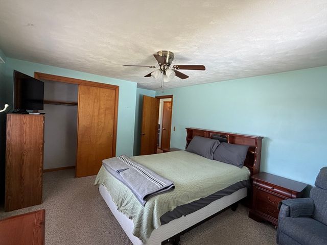 129 Fernbank Rd, Springfield, MA 01129