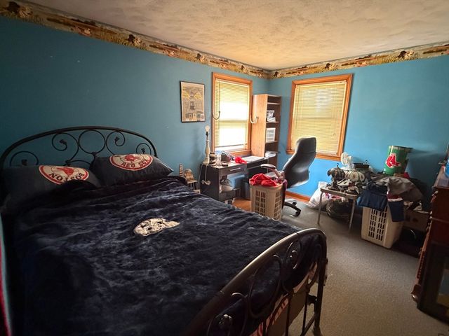 129 Fernbank Rd, Springfield, MA 01129