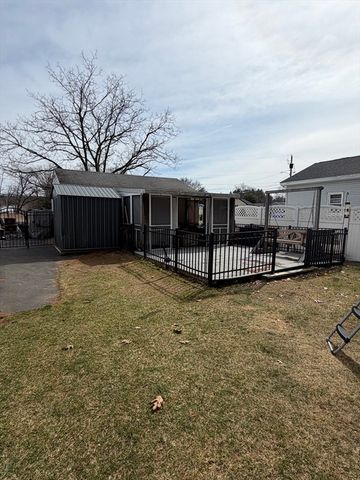 129 Fernbank Rd, Springfield, MA 01129