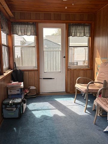 129 Fernbank Rd, Springfield, MA 01129