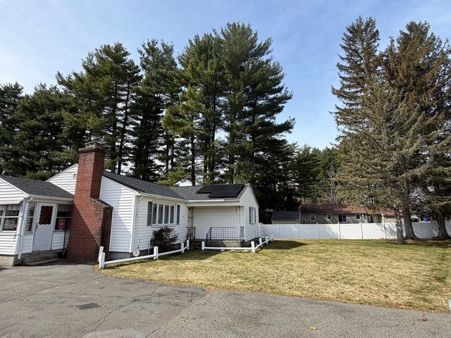 129 Fernbank Rd, Springfield, MA 01129