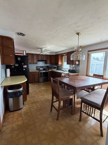 129 Fernbank Rd, Springfield, MA 01129