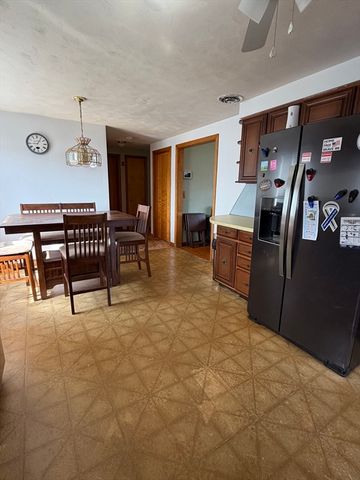 129 Fernbank Rd, Springfield, MA 01129