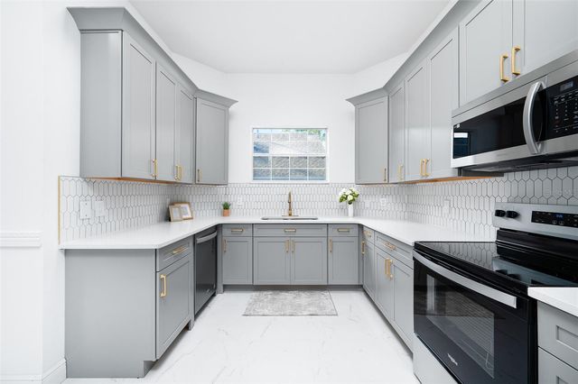 9405 SW 31ST LANE, Gainesville, FL 32608