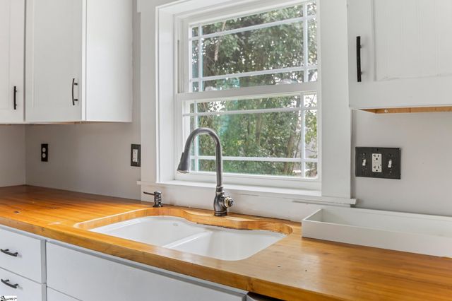 211 Minus Street, Greenville, SC 29601