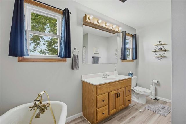 28821 S Famuliner Road, Garden City, MO 64747
