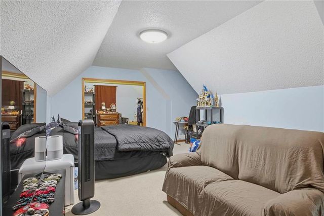 28821 S Famuliner Road, Garden City, MO 64747
