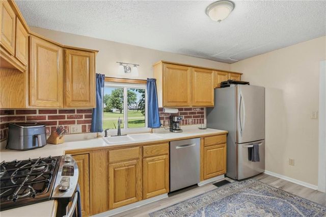 28821 S Famuliner Road, Garden City, MO 64747