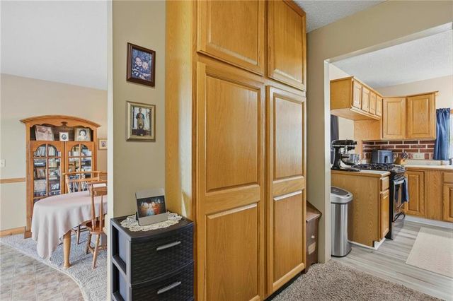 28821 S Famuliner Road, Garden City, MO 64747