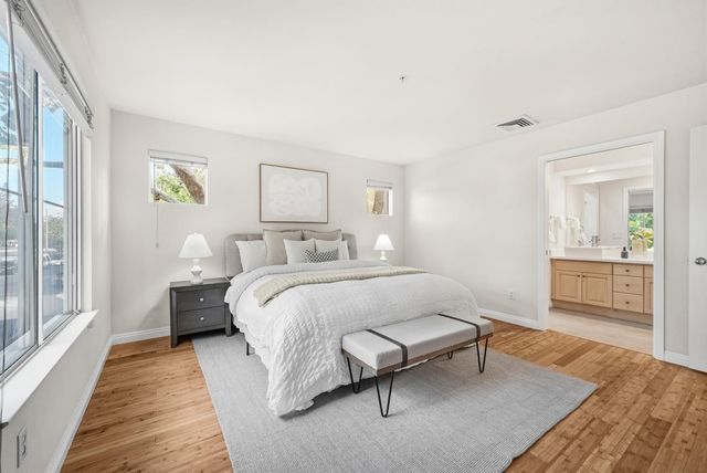 995 Asilomar 2, Sunnyvale, CA 94086