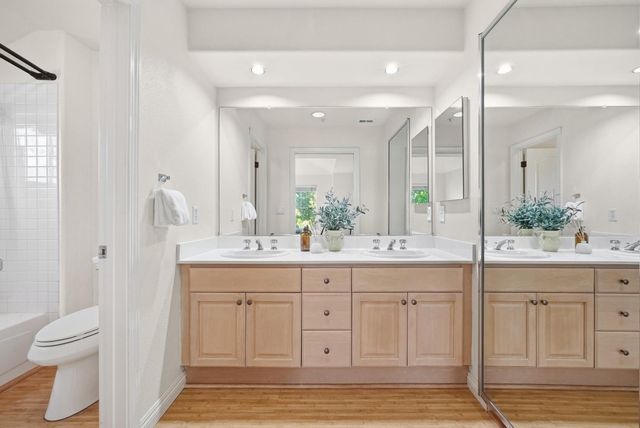 995 Asilomar 2, Sunnyvale, CA 94086