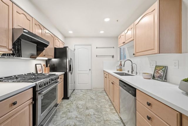 995 Asilomar 2, Sunnyvale, CA 94086