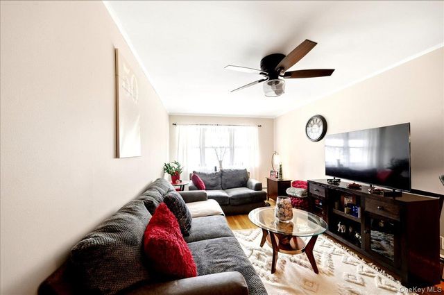545 Hollywood Avenue, Bronx, NY 10465