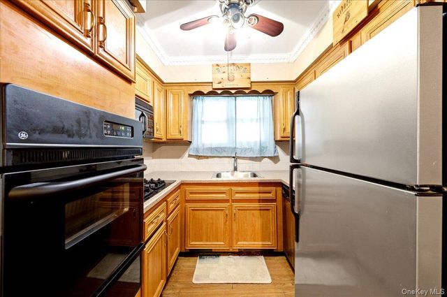545 Hollywood Avenue, Bronx, NY 10465