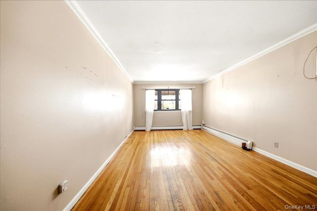 545 Hollywood Avenue, Bronx, NY 10465