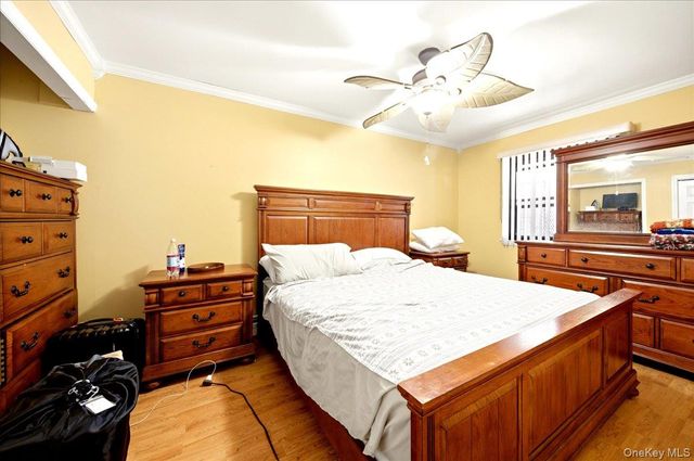 545 Hollywood Avenue, Bronx, NY 10465