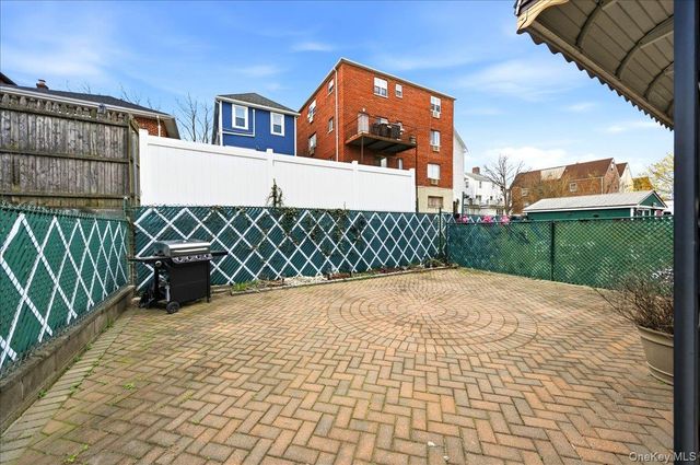 545 Hollywood Avenue, Bronx, NY 10465