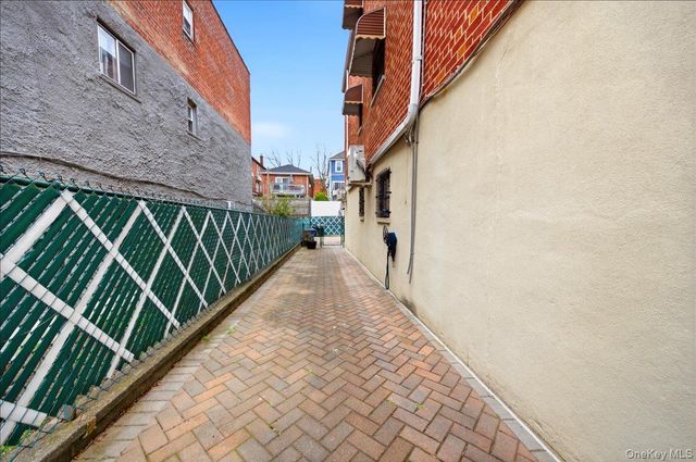 545 Hollywood Avenue, Bronx, NY 10465