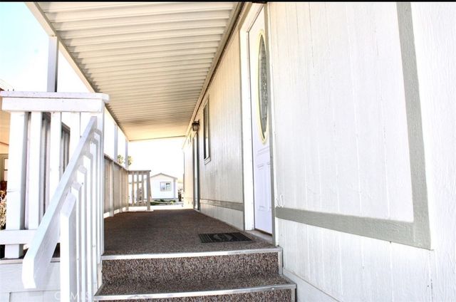 999 S Santa Fe Avenue 17, San Jacinto, CA 92583