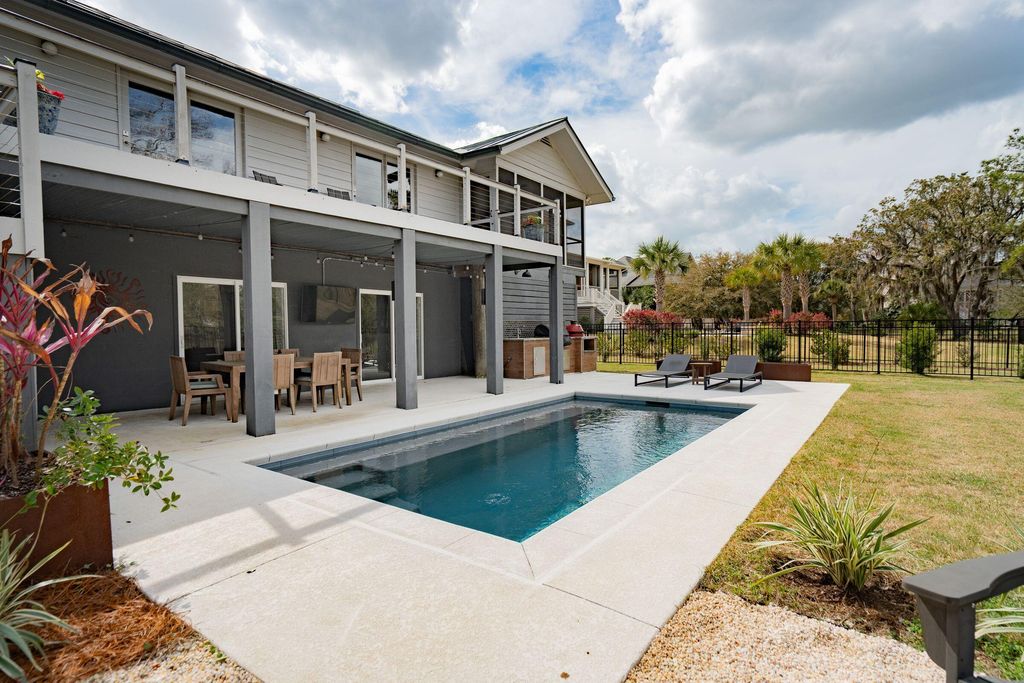 Image 1 of property listing at 1605 Regimental Lane, Johns Island, SC 29455