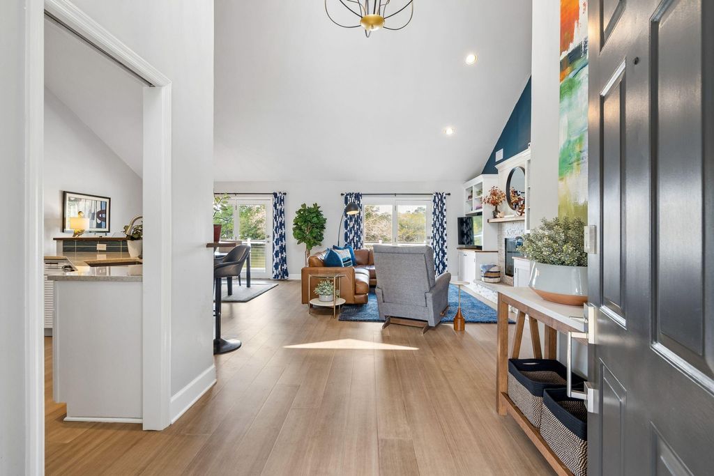 Image 3 of property listing at 1605 Regimental Lane, Johns Island, SC 29455