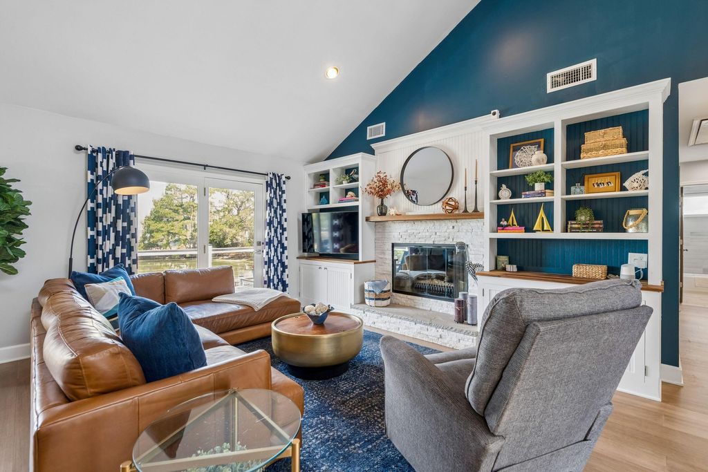 Image 5 of property listing at 1605 Regimental Lane, Johns Island, SC 29455