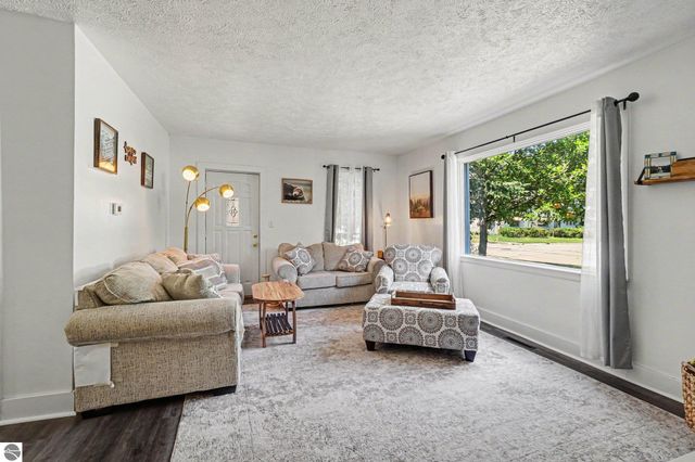 722 N University Avenue, Mt Pleasant, MI 48858