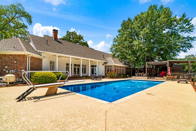 618 County Road 33970, Powderly, TX 75473