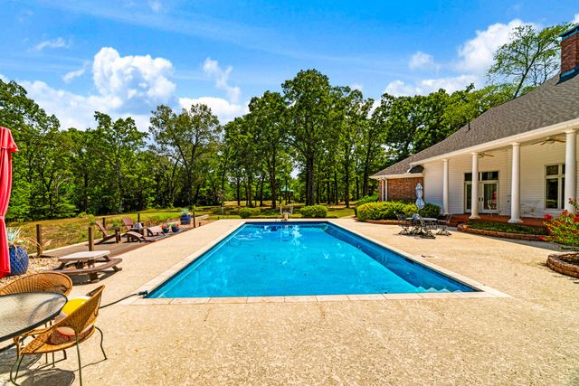 618 County Road 33970, Powderly, TX 75473