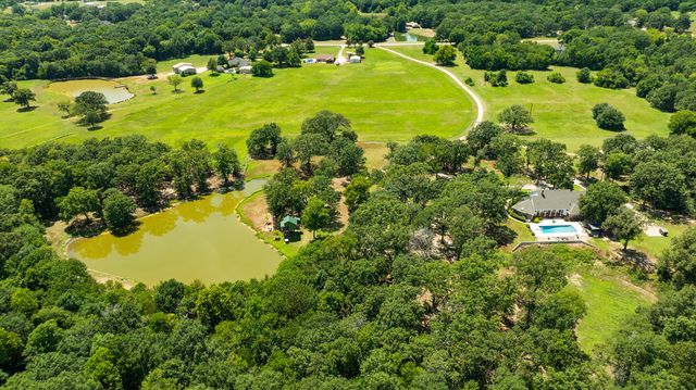 618 County Road 33970, Powderly, TX 75473