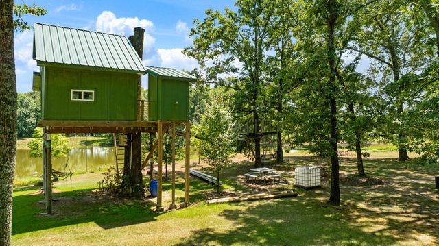618 County Road 33970, Powderly, TX 75473