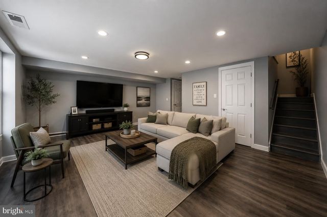7608 DICKS AVE, Philadelphia, PA 19153