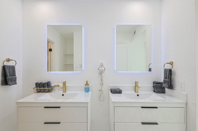 4939 Thunder Road, Dallas, TX 75244