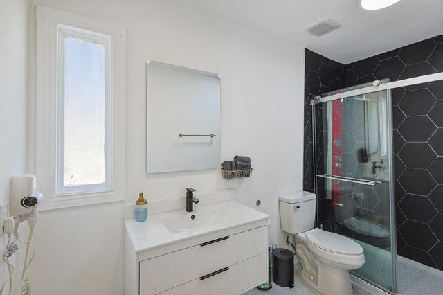 4939 Thunder Road, Dallas, TX 75244
