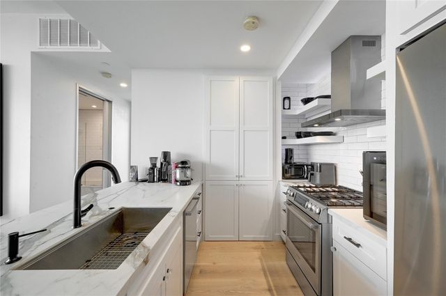 301 West Ave 2201, Austin, TX 78701