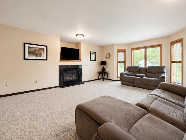 213 Yarrow Hill Drive, Cottage Grove, WI 53527