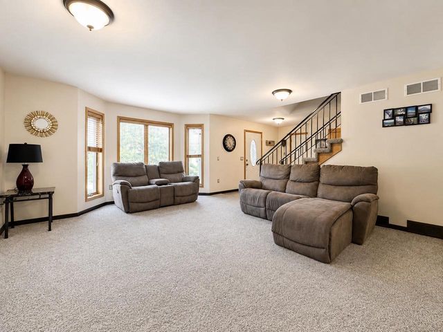 213 Yarrow Hill Drive, Cottage Grove, WI 53527