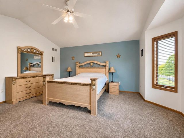 213 Yarrow Hill Drive, Cottage Grove, WI 53527