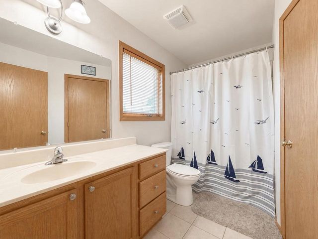 213 Yarrow Hill Drive, Cottage Grove, WI 53527
